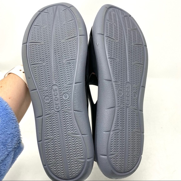 Women Crocs Swiftwater Wave Shoes Black - Picture 6 of 7